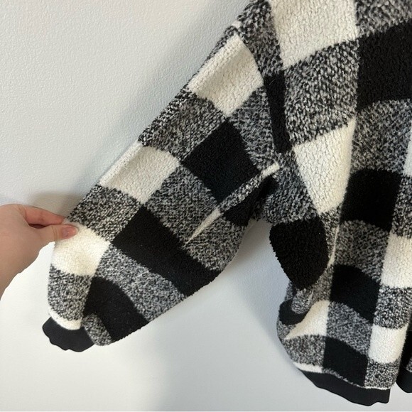 J.O.A. Black & White Buffalo Checkered Plaid Crew Neck Sweater Size Medium - Picture 10 of 16